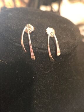 Sterling Silver Dainty Wishbone Look Pierced Earrings New